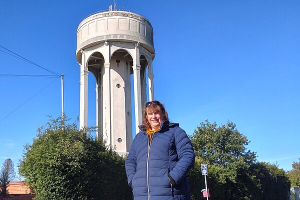 Helen Belcher visiting Tilehurst water tower